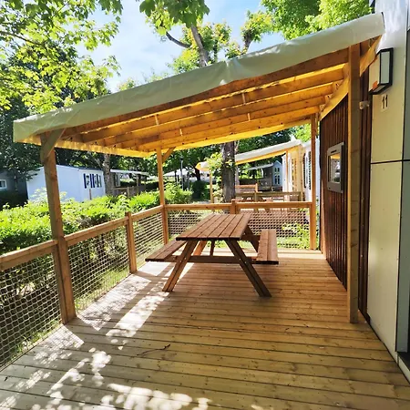 Camping Roc De L'Arche Espalion Exterior foto