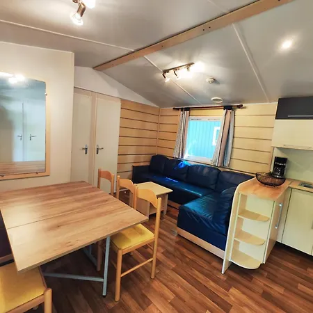Camping Roc De L'Arche Espalion Exterior foto